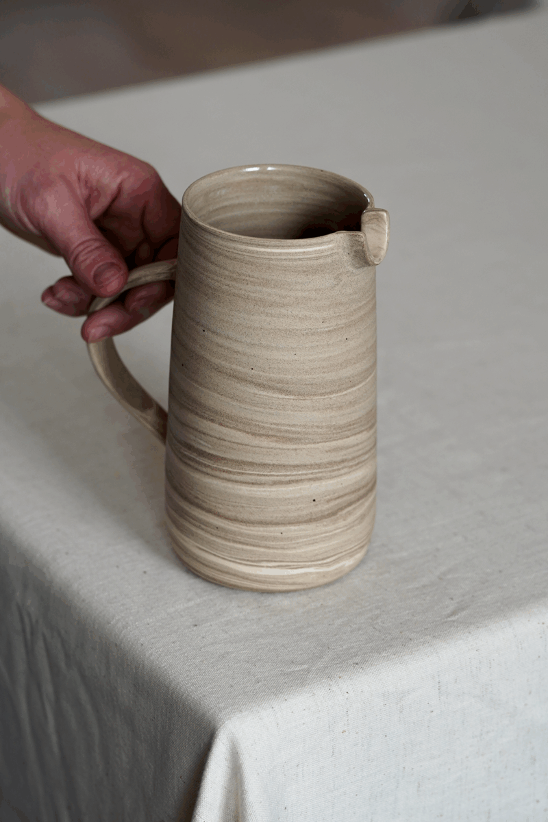 Cruche en terre mêlée 3 – Image 3