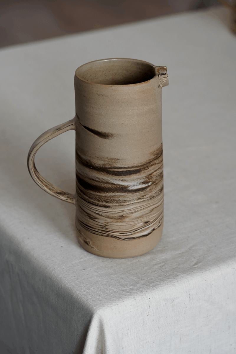 Cruche en terre mêlée 1 – Image 3