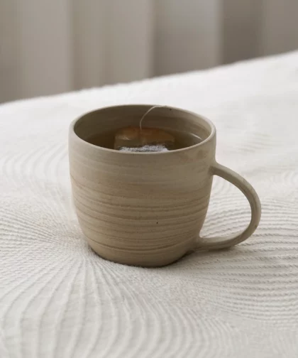 Très grand mug en terre mêlée