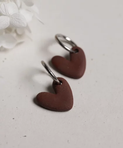 Boucles d'oreilles cœur terre rouge