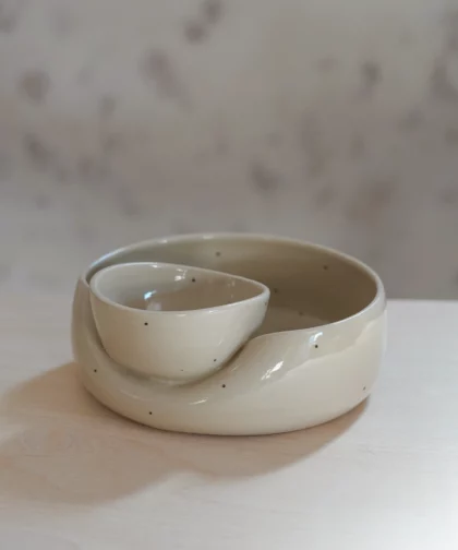 Grand double bol à pois